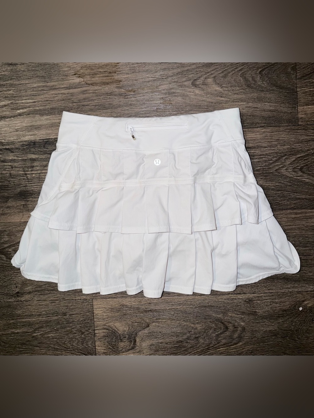 Lululemon Athletica Run: Pace Setter Athletic Skirt.
White
Women’s Size 4 Tall